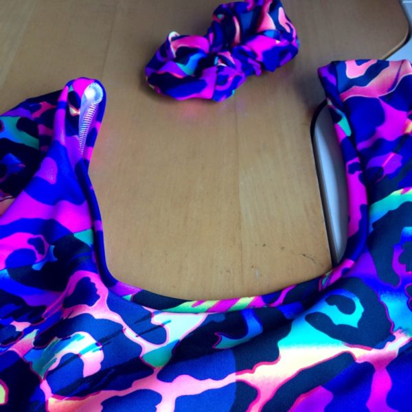 jazzercise - neckband and scrunchie detail