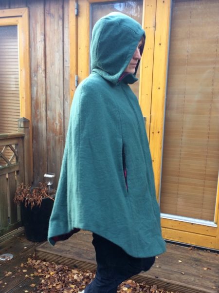 A teal wool cape – FehrTrade