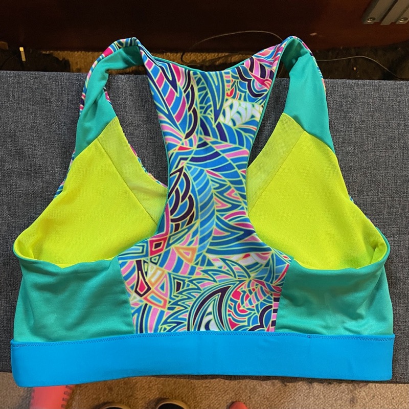 A Simplicity sports bra – FehrTrade