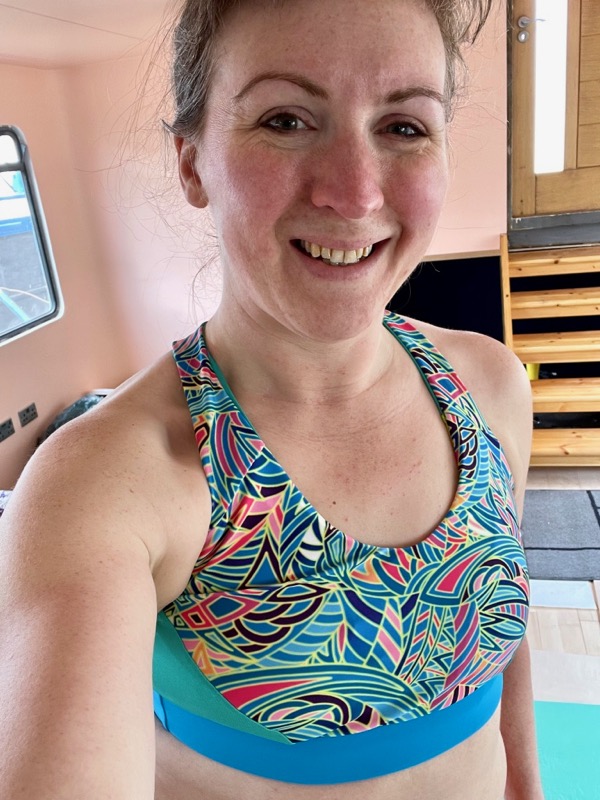 A surprisingly supportive sports bra pattern – FehrTrade