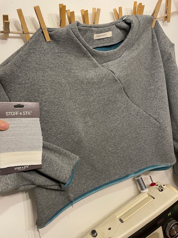 A dP Studio sweatshirt – FehrTrade