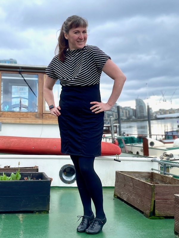 A monochrome Joan wiggle dress – FehrTrade